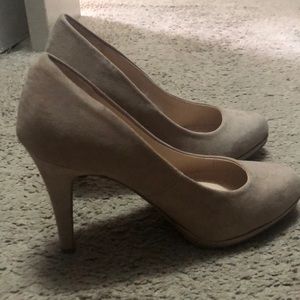 Suede tan Pumps
